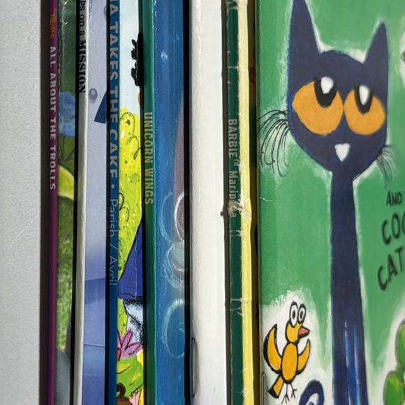 BUNDLE of 7 |Kids books | Mixed paperbacks - Picture 7 of 9